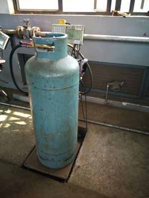 Código de barras industrial do cilindro de oxigênio líquido que segue o anti risco da varredura rápida