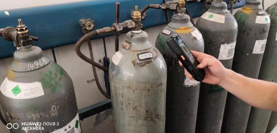 Código de barras industrial do cilindro de oxigênio líquido que segue o anti risco da varredura rápida